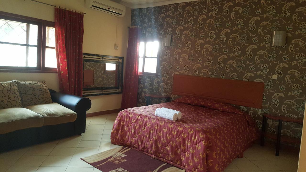 Milpark Hotel Cafumpe Екстериор снимка
